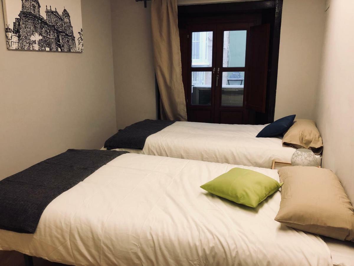 Hostal Apodaca 3*