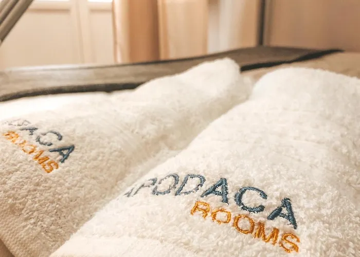 Apodaca Rooms